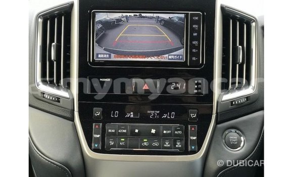 သွင်းကုန် Toyota Land Cruiser White ကား Import - Dubai Ayeyarwady သွင်းကုန် Toyota Land Cruiser White ကား Import - Dubai Ayeyarwady