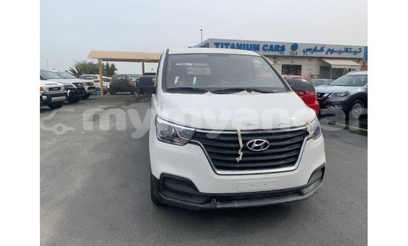 Buy Import Hyundai Cargo White Car in Import - Dubai in Ayeyarwady Buy Import Hyundai Cargo White Car in Import - Dubai in Ayeyarwady