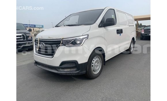 Buy Import Hyundai Cargo White Car in Import - Dubai in Ayeyarwady Buy Import Hyundai Cargo White Car in Import - Dubai in Ayeyarwady