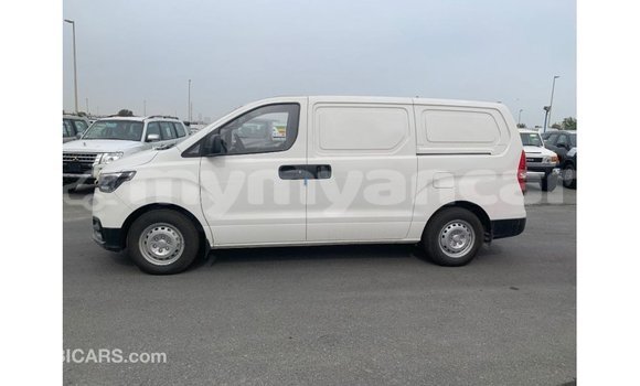 Buy Import Hyundai Cargo White Car in Import - Dubai in Ayeyarwady Buy Import Hyundai Cargo White Car in Import - Dubai in Ayeyarwady