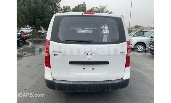 Buy Import Hyundai Cargo White Car in Import - Dubai in Ayeyarwady Buy Import Hyundai Cargo White Car in Import - Dubai in Ayeyarwady
