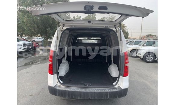 Buy Import Hyundai Cargo White Car in Import - Dubai in Ayeyarwady Buy Import Hyundai Cargo White Car in Import - Dubai in Ayeyarwady