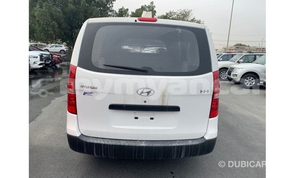 Buy Import Hyundai Cargo White Car in Import - Dubai in Ayeyarwady Buy Import Hyundai Cargo White Car in Import - Dubai in Ayeyarwady
