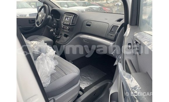 Buy Import Hyundai Cargo White Car in Import - Dubai in Ayeyarwady Buy Import Hyundai Cargo White Car in Import - Dubai in Ayeyarwady