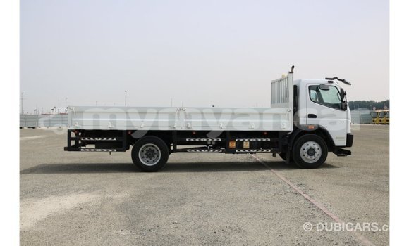 သွင်းကုန် Mitsubishi L400 White ထရပ်ကား Import - Dubai Ayeyarwady