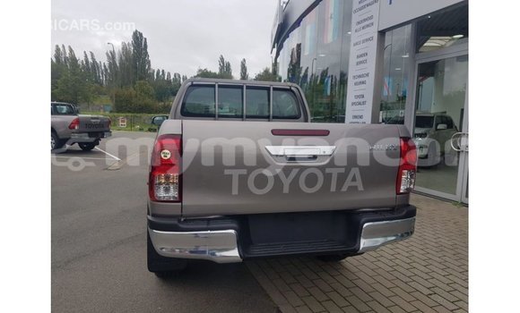 Buy Import Toyota Hilux Other Car in Import - Dubai in Ayeyarwady Buy Import Toyota Hilux Other Car in Import - Dubai in Ayeyarwady