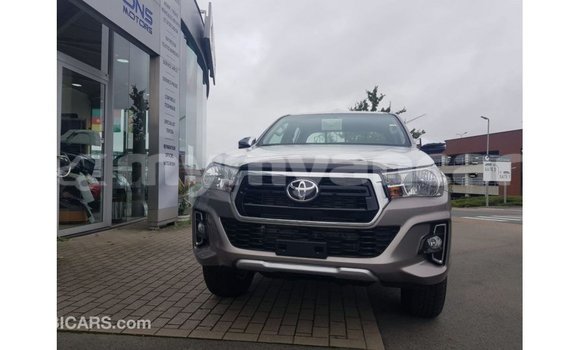 Buy Import Toyota Hilux Other Car in Import - Dubai in Ayeyarwady Buy Import Toyota Hilux Other Car in Import - Dubai in Ayeyarwady