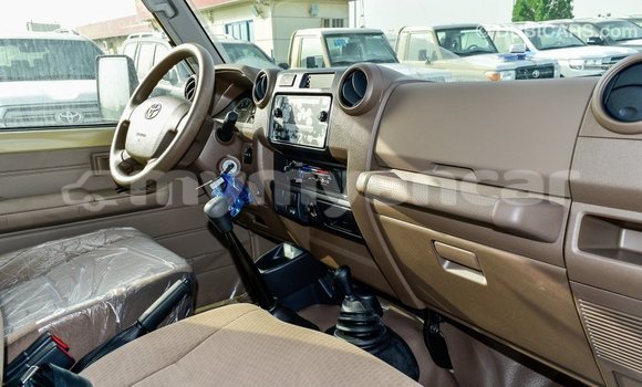 Buy Import Toyota Land Cruiser Beige Car in Import - Dubai in Ayeyarwady Buy Import Toyota Land Cruiser Beige Car in Import - Dubai in Ayeyarwady