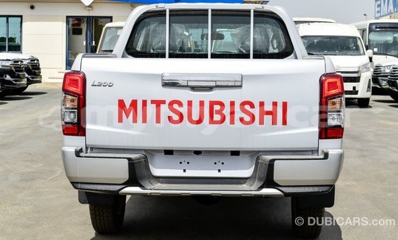 Buy Import Mitsubishi L200 White Car in Import - Dubai in Ayeyarwady Buy Import Mitsubishi L200 White Car in Import - Dubai in Ayeyarwady