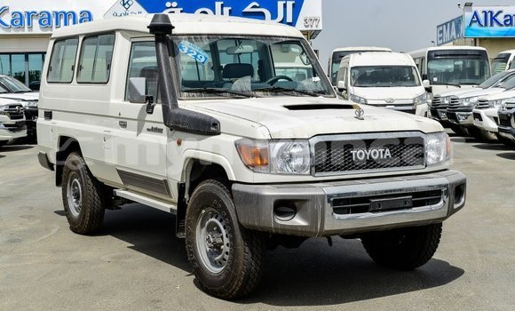 Buy Import Toyota Land Cruiser White Car in Import - Dubai in Ayeyarwady Buy Import Toyota Land Cruiser White Car in Import - Dubai in Ayeyarwady