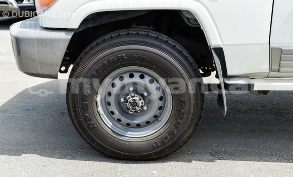 Buy Import Toyota Land Cruiser White Car in Import - Dubai in Ayeyarwady Buy Import Toyota Land Cruiser White Car in Import - Dubai in Ayeyarwady