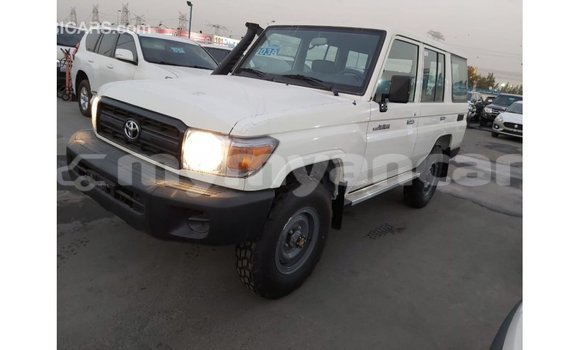 Buy Import Toyota Land Cruiser White Car in Import - Dubai in Ayeyarwady Buy Import Toyota Land Cruiser White Car in Import - Dubai in Ayeyarwady