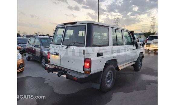 Buy Import Toyota Land Cruiser White Car in Import - Dubai in Ayeyarwady Buy Import Toyota Land Cruiser White Car in Import - Dubai in Ayeyarwady