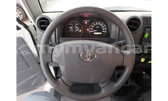 Buy Import Toyota Land Cruiser White Car in Import - Dubai in Ayeyarwady Buy Import Toyota Land Cruiser White Car in Import - Dubai in Ayeyarwady