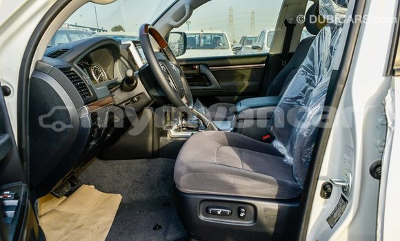 Buy Import Toyota Land Cruiser White Car in Import - Dubai in Ayeyarwady Buy Import Toyota Land Cruiser White Car in Import - Dubai in Ayeyarwady