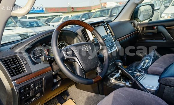 Buy Import Toyota Land Cruiser White Car in Import - Dubai in Ayeyarwady Buy Import Toyota Land Cruiser White Car in Import - Dubai in Ayeyarwady