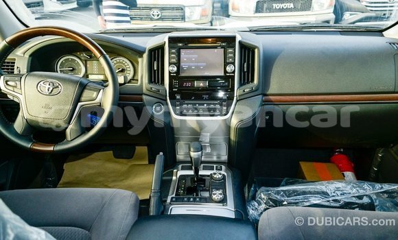Buy Import Toyota Land Cruiser White Car in Import - Dubai in Ayeyarwady Buy Import Toyota Land Cruiser White Car in Import - Dubai in Ayeyarwady