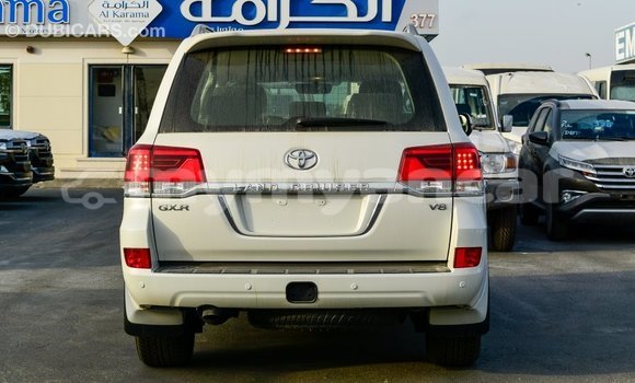 Buy Import Toyota Land Cruiser White Car in Import - Dubai in Ayeyarwady Buy Import Toyota Land Cruiser White Car in Import - Dubai in Ayeyarwady