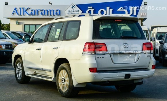 Buy Import Toyota Land Cruiser White Car in Import - Dubai in Ayeyarwady Buy Import Toyota Land Cruiser White Car in Import - Dubai in Ayeyarwady