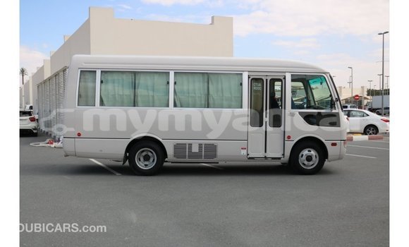 သွင်းကုန် Mitsubishi L400 White ထရပ်ကား Import - Dubai Ayeyarwady