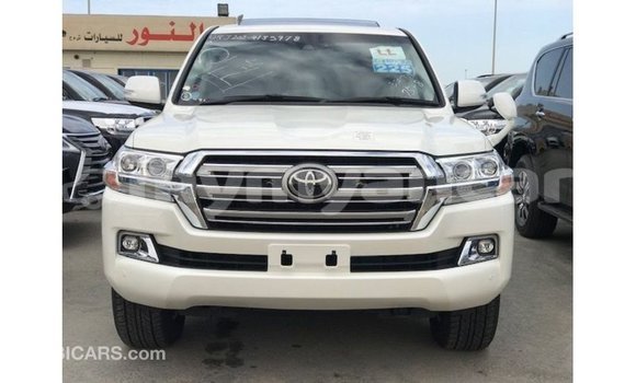Buy Import Toyota Land Cruiser White Car in Import - Dubai in Ayeyarwady Buy Import Toyota Land Cruiser White Car in Import - Dubai in Ayeyarwady