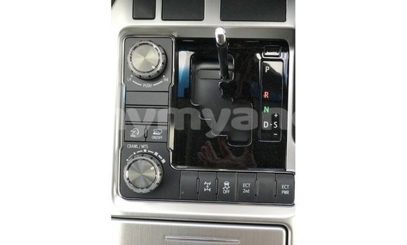 Buy Import Toyota Land Cruiser White Car in Import - Dubai in Ayeyarwady Buy Import Toyota Land Cruiser White Car in Import - Dubai in Ayeyarwady