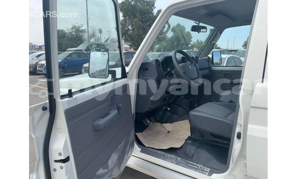 Buy Import Toyota Land Cruiser White Car in Import - Dubai in Ayeyarwady Buy Import Toyota Land Cruiser White Car in Import - Dubai in Ayeyarwady