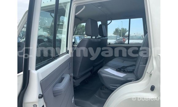 Buy Import Toyota Land Cruiser White Car in Import - Dubai in Ayeyarwady Buy Import Toyota Land Cruiser White Car in Import - Dubai in Ayeyarwady