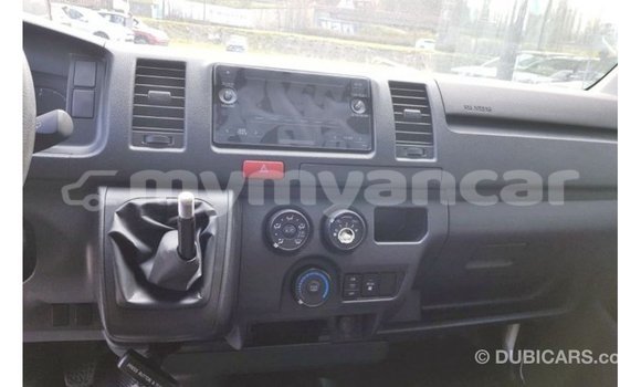 သွင်းကုန် Toyota Hiace White ကား Import - Dubai Ayeyarwady သွင်းကုန် Toyota Hiace White ကား Import - Dubai Ayeyarwady