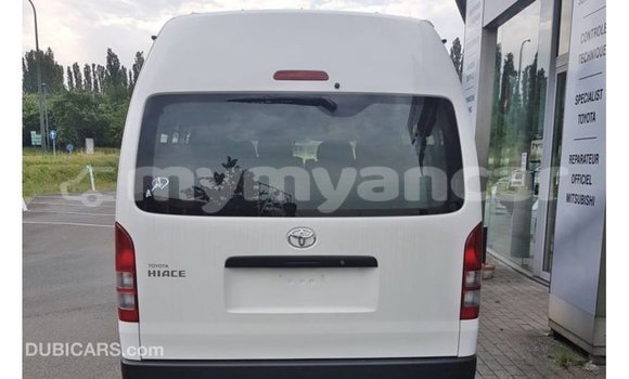 Buy Import Toyota Hiace White Car in Import - Dubai in Ayeyarwady Buy Import Toyota Hiace White Car in Import - Dubai in Ayeyarwady
