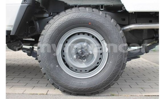 Buy Import Toyota Land Cruiser White Car in Import - Dubai in Ayeyarwady Buy Import Toyota Land Cruiser White Car in Import - Dubai in Ayeyarwady