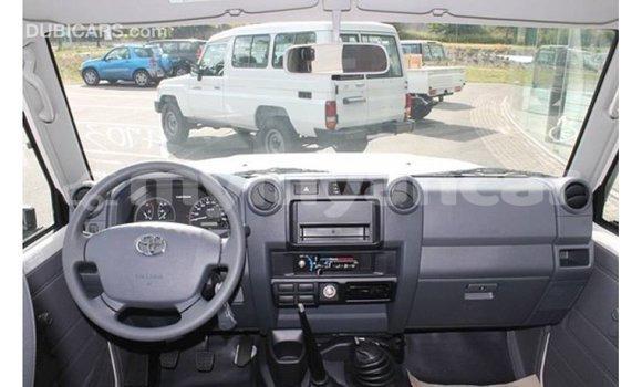 Buy Import Toyota Land Cruiser White Car in Import - Dubai in Ayeyarwady Buy Import Toyota Land Cruiser White Car in Import - Dubai in Ayeyarwady