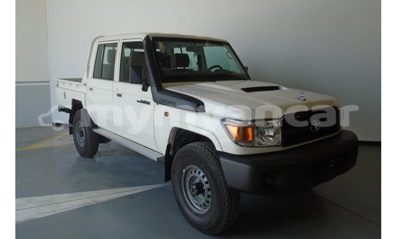 Buy Import Toyota Land Cruiser White Car in Import - Dubai in Ayeyarwady Buy Import Toyota Land Cruiser White Car in Import - Dubai in Ayeyarwady