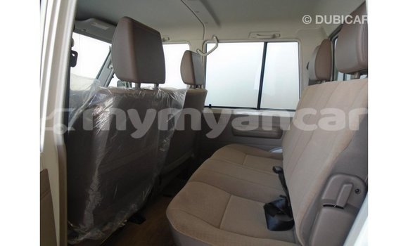 Buy Import Toyota Land Cruiser White Car in Import - Dubai in Ayeyarwady Buy Import Toyota Land Cruiser White Car in Import - Dubai in Ayeyarwady