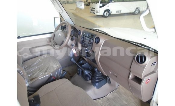 Buy Import Toyota Land Cruiser White Car in Import - Dubai in Ayeyarwady Buy Import Toyota Land Cruiser White Car in Import - Dubai in Ayeyarwady