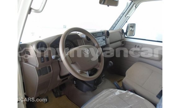 Buy Import Toyota Land Cruiser White Car in Import - Dubai in Ayeyarwady Buy Import Toyota Land Cruiser White Car in Import - Dubai in Ayeyarwady