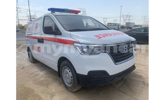 Buy Import Hyundai Accent White Car in Import - Dubai in Ayeyarwady Buy Import Hyundai Accent White Car in Import - Dubai in Ayeyarwady