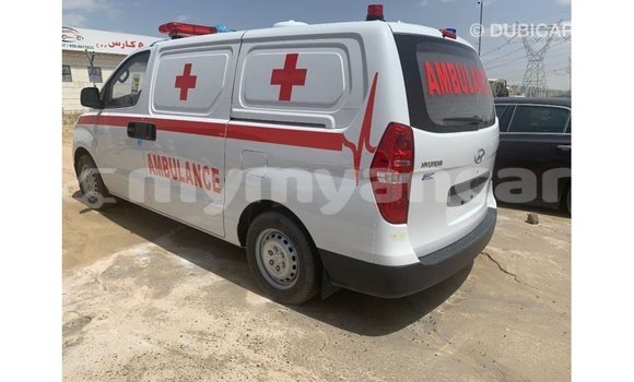 Buy Import Hyundai Accent White Car in Import - Dubai in Ayeyarwady Buy Import Hyundai Accent White Car in Import - Dubai in Ayeyarwady