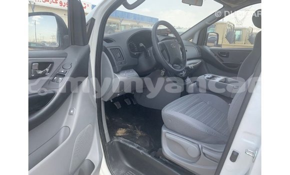 Buy Import Hyundai Accent White Car in Import - Dubai in Ayeyarwady Buy Import Hyundai Accent White Car in Import - Dubai in Ayeyarwady