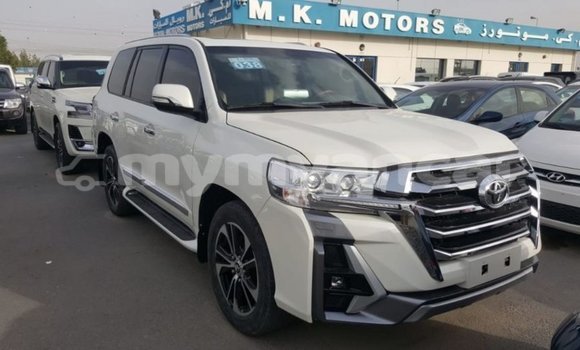 Acheter Import Voiture Toyota Land Cruiser Blanc à Import - Dubai, #<Region:0x000000000c5121b8> Acheter Import Voiture Toyota Land Cruiser Blanc à Import - Dubai, #<Region:0x000000000c5121b8>