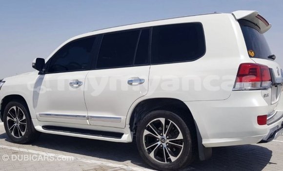 Acheter Import Voiture Toyota Land Cruiser Blanc à Import - Dubai, #<Region:0x000000000c5121b8> Acheter Import Voiture Toyota Land Cruiser Blanc à Import - Dubai, #<Region:0x000000000c5121b8>