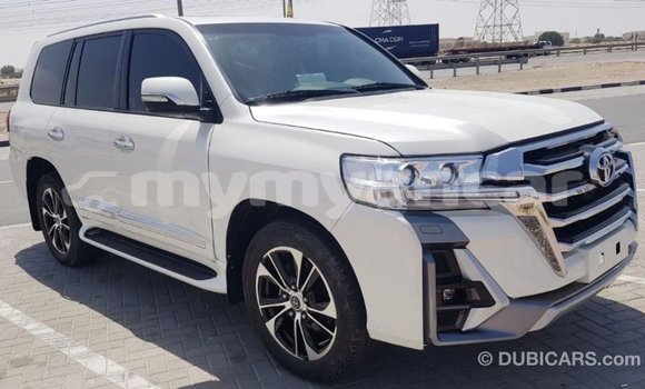Acheter Import Voiture Toyota Land Cruiser Blanc à Import - Dubai, #<Region:0x000000000c5121b8> Acheter Import Voiture Toyota Land Cruiser Blanc à Import - Dubai, #<Region:0x000000000c5121b8>