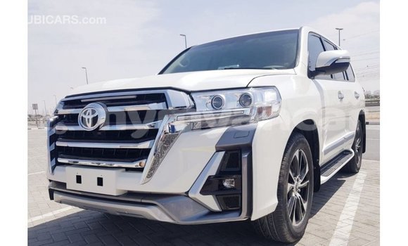 Acheter Import Voiture Toyota Land Cruiser Blanc à Import - Dubai, #<Region:0x000000000c5121b8> Acheter Import Voiture Toyota Land Cruiser Blanc à Import - Dubai, #<Region:0x000000000c5121b8>