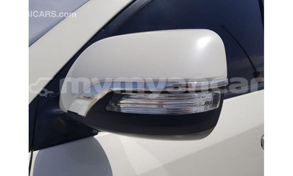 Acheter Import Voiture Toyota Land Cruiser Blanc à Import - Dubai, #<Region:0x000000000c5121b8> Acheter Import Voiture Toyota Land Cruiser Blanc à Import - Dubai, #<Region:0x000000000c5121b8>