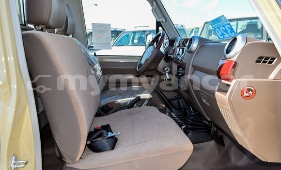 Buy Import Toyota Land Cruiser Beige Car in Import - Dubai in Ayeyarwady Buy Import Toyota Land Cruiser Beige Car in Import - Dubai in Ayeyarwady