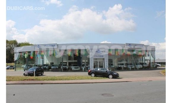 Buy Import Toyota Hilux White Car in Import - Dubai in Ayeyarwady Buy Import Toyota Hilux White Car in Import - Dubai in Ayeyarwady