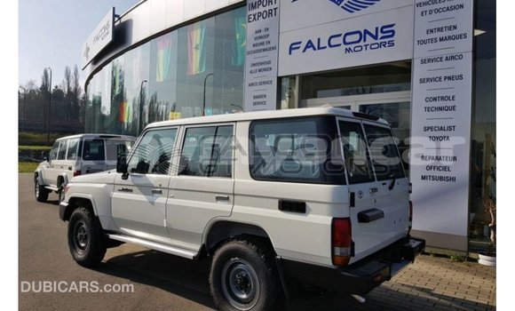 Buy Import Toyota Land Cruiser White Car in Import - Dubai in Ayeyarwady Buy Import Toyota Land Cruiser White Car in Import - Dubai in Ayeyarwady