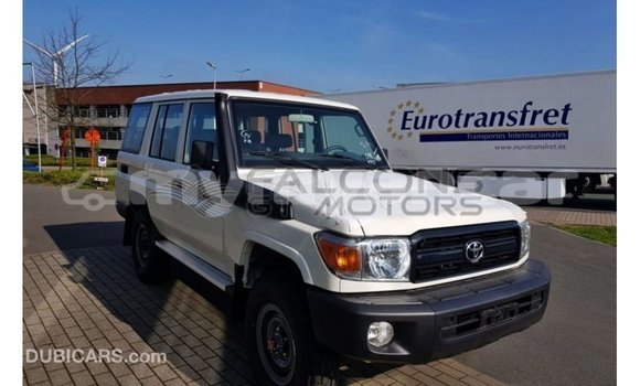 Buy Import Toyota Land Cruiser White Car in Import - Dubai in Ayeyarwady Buy Import Toyota Land Cruiser White Car in Import - Dubai in Ayeyarwady