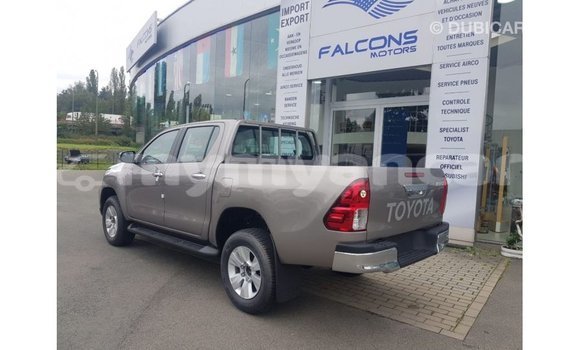 Buy Import Toyota Hilux Other Car in Import - Dubai in Ayeyarwady Buy Import Toyota Hilux Other Car in Import - Dubai in Ayeyarwady
