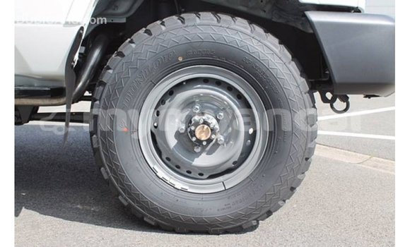 Buy Import Toyota Land Cruiser White Car in Import - Dubai in Ayeyarwady Buy Import Toyota Land Cruiser White Car in Import - Dubai in Ayeyarwady